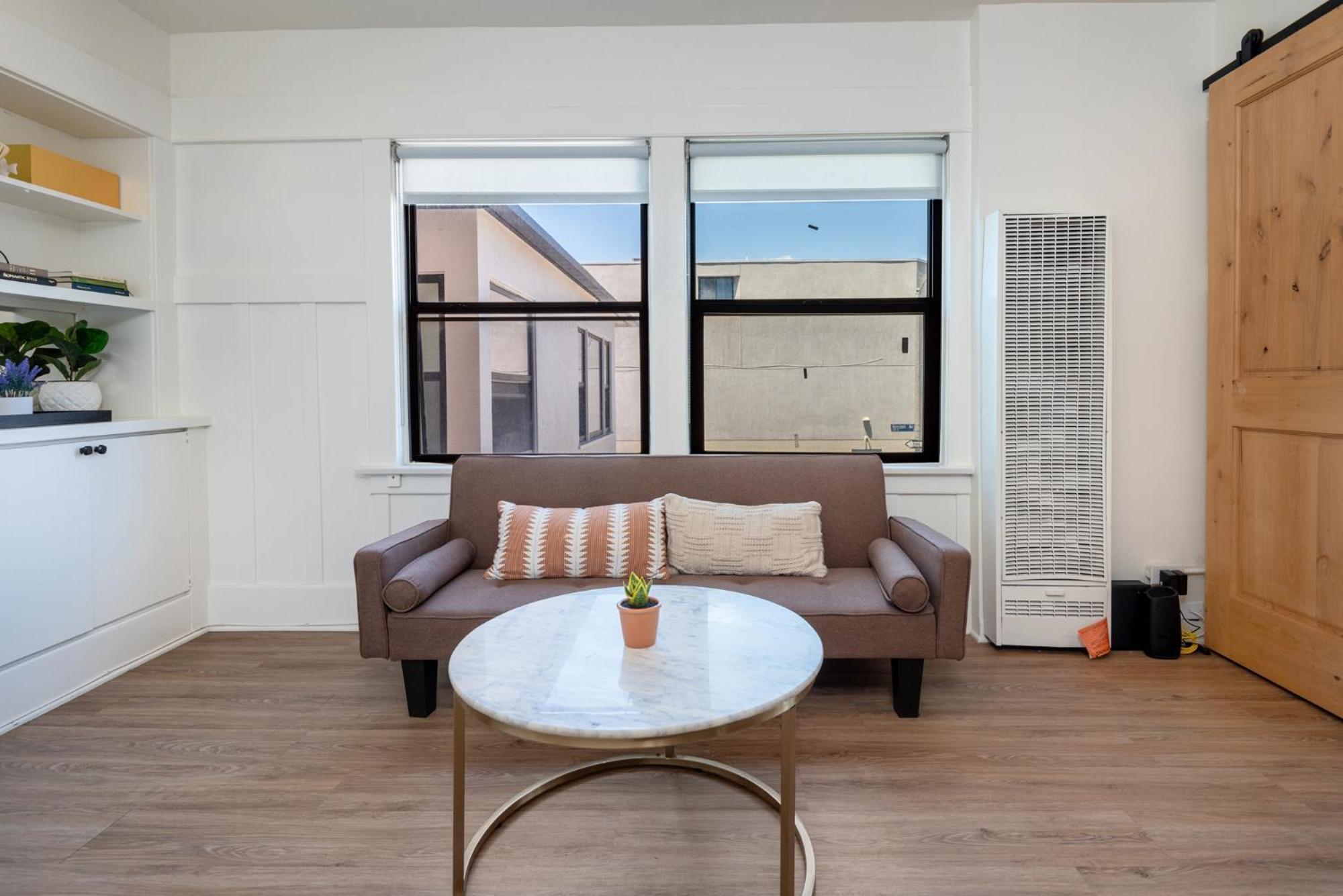 Chic 1br In Lively Venice Area Los Angeles