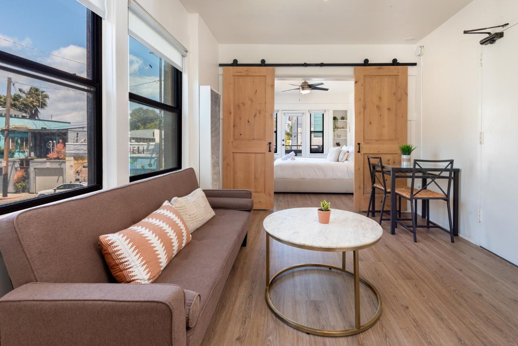 Chic 1br In Lively Venice Area Apartamento